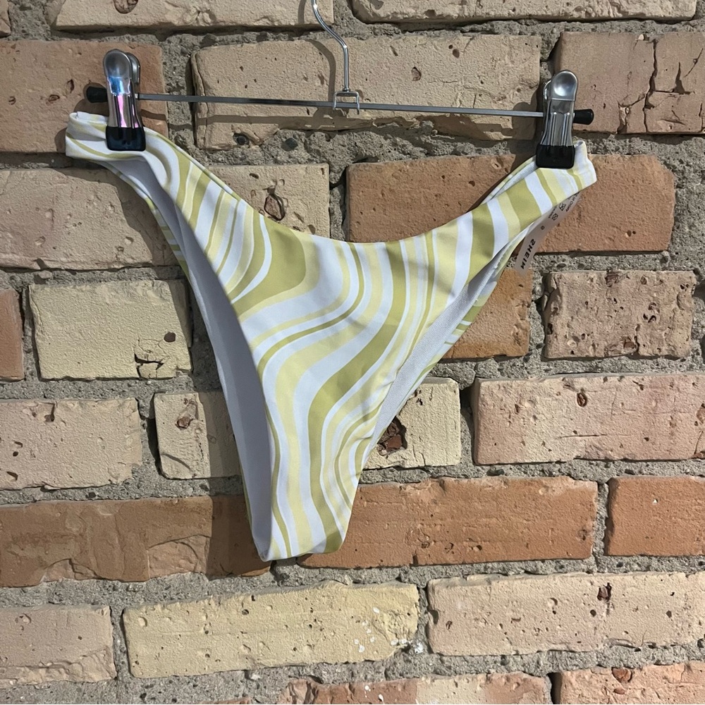High leg bikini bottoms size S